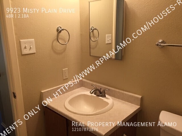 Building Photo - 9923 Misty Plain Dr