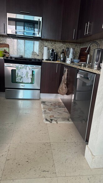 Building Photo - 1945 S Ocean Dr