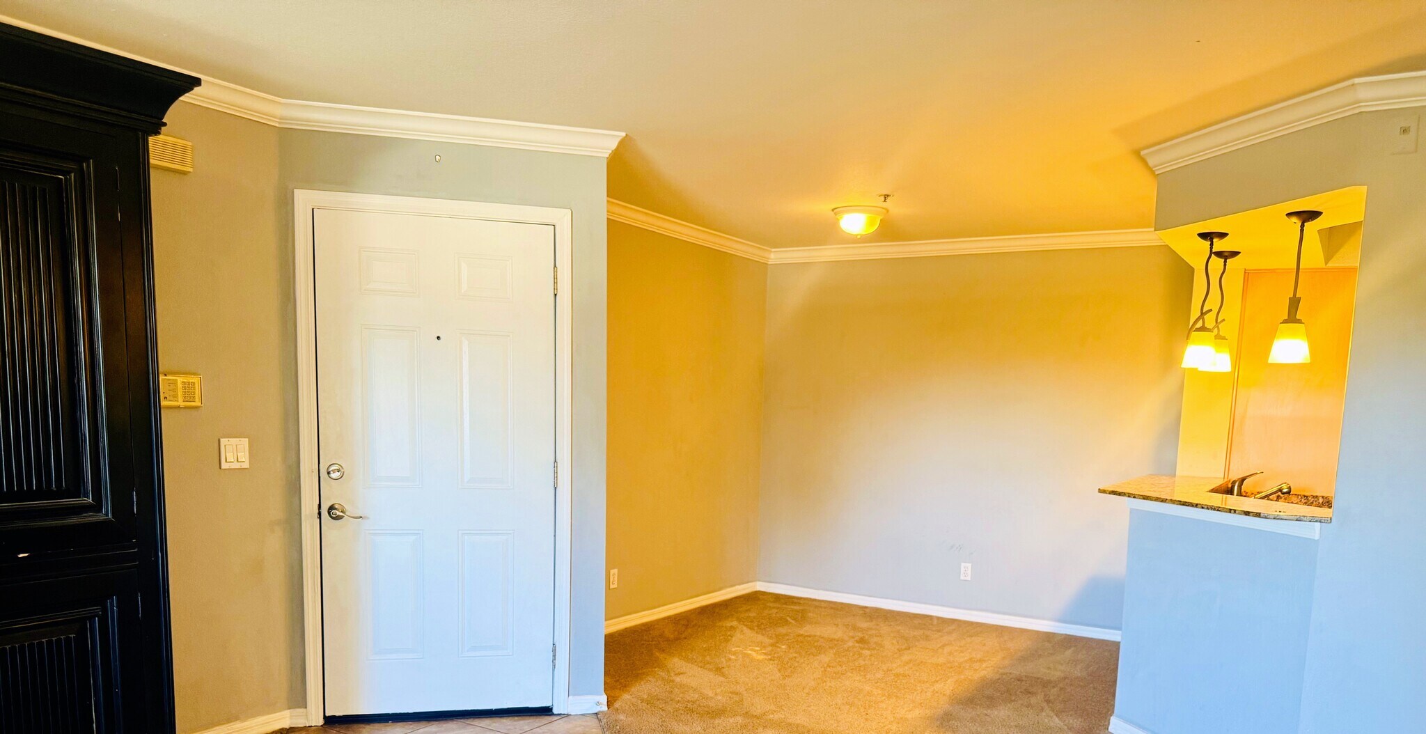 Building Photo - 2025 E Campbell Ave