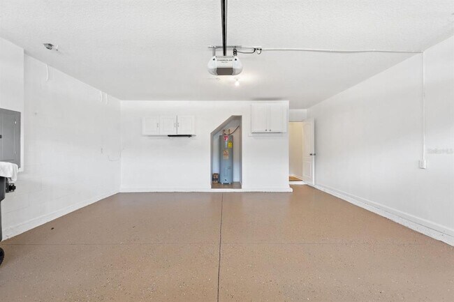 Building Photo - 1220 Priory Cir