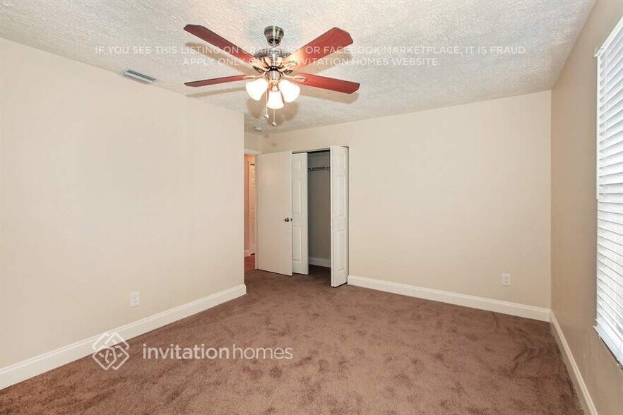 Building Photo - 17420 SW 109th Ave