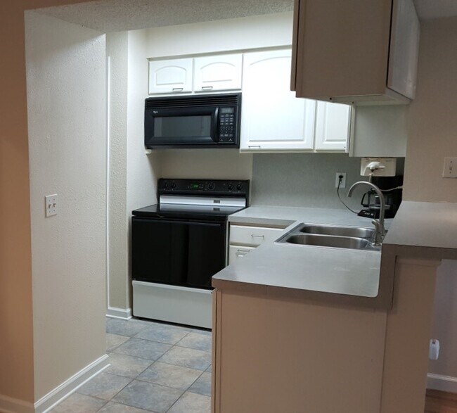 Building Photo - 260 El Dorado Blvd