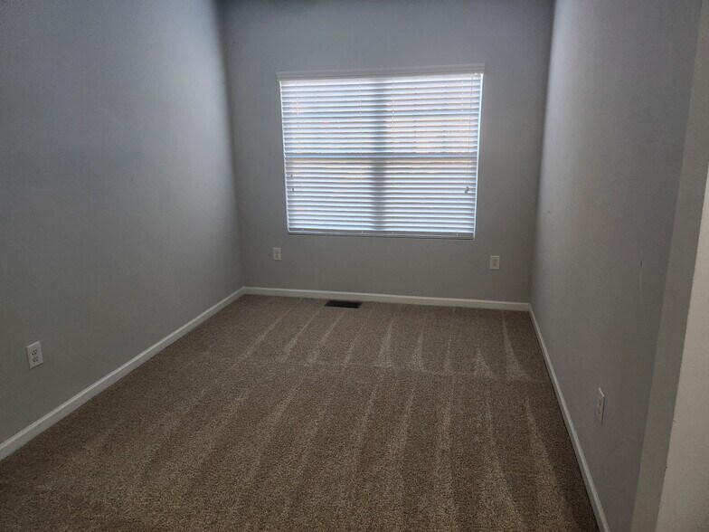 Building Photo - Room in Townhome on Durants Neck Ln