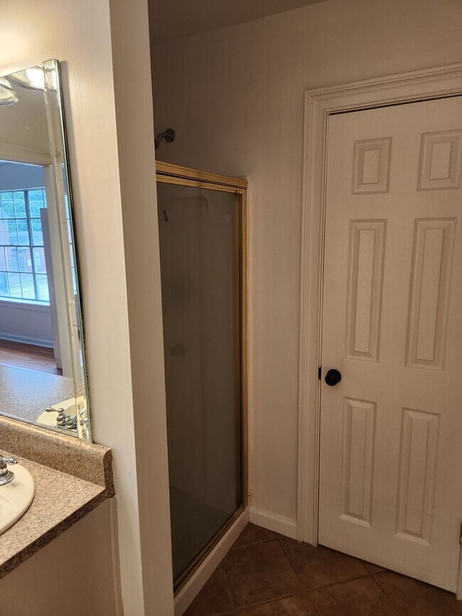 Building Photo - Newly Remodeled South Fulton Single Family