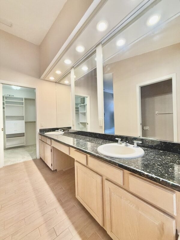 Building Photo - 14530 Alejo Ct