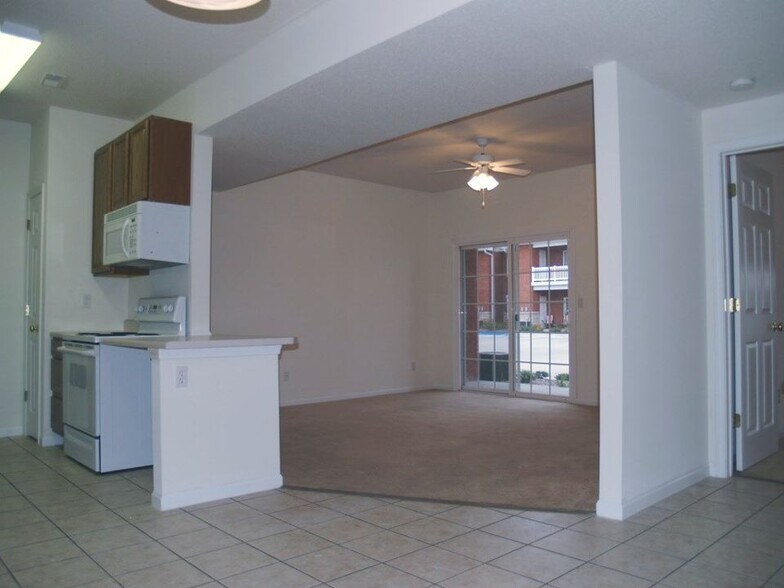 The Hill 38 N Cedar Lake Dr E Columbia MO 65203 Apartment Finder