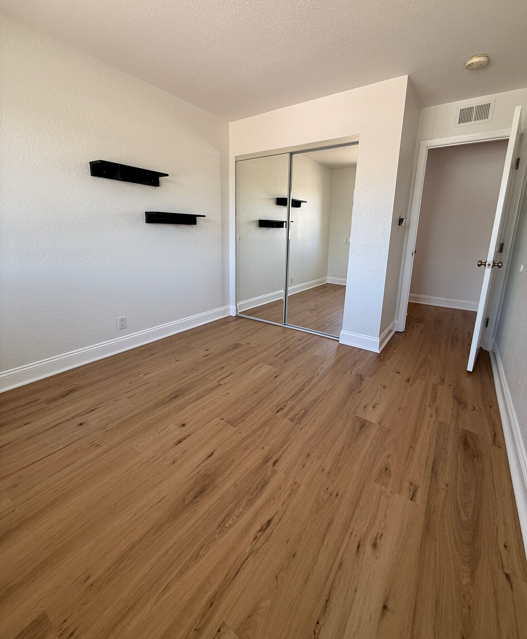 Building Photo - 1265 Bouret Dr