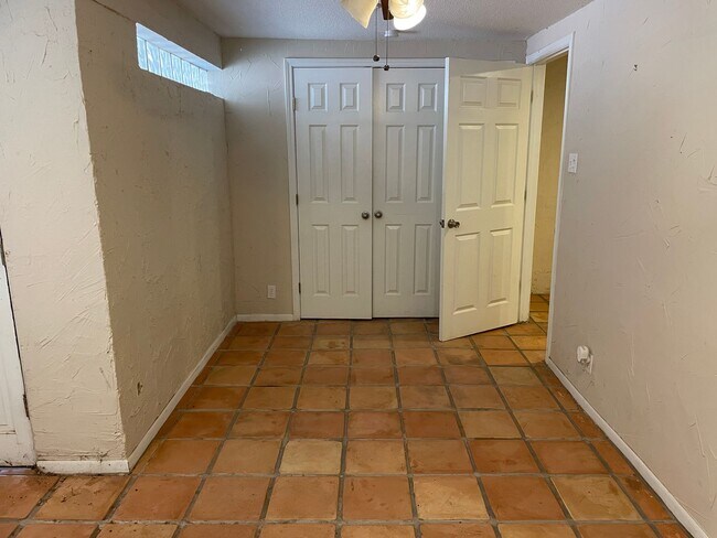 Building Photo - Pre-Leasing for July!