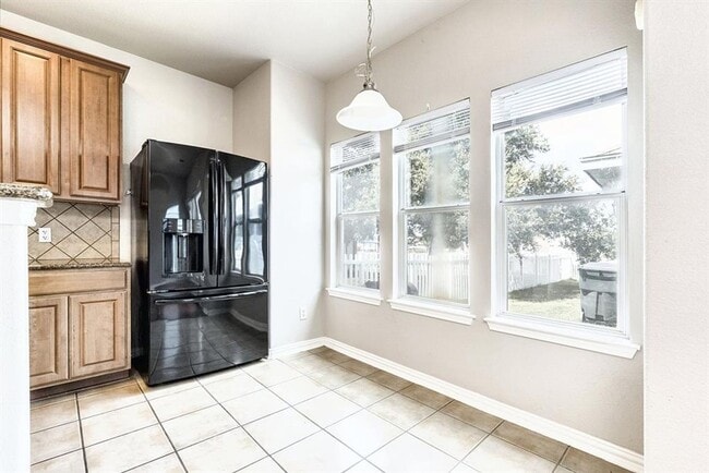 Building Photo - 595 McGarity-