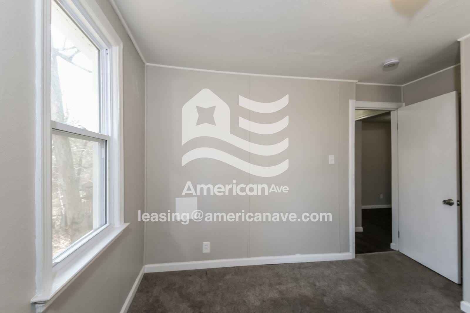 Building Photo - 3402 Longview Dr