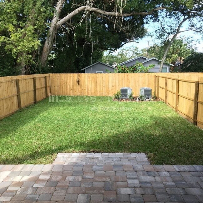 Building Photo - 109 E Evans St