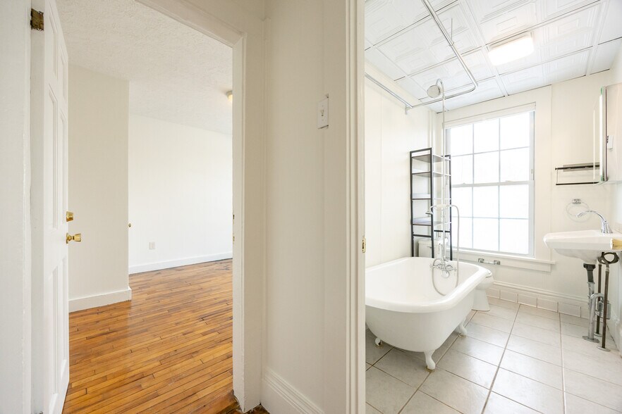 Building Photo - 50 Hancock St