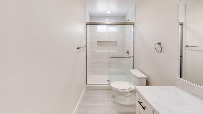 Building Photo - 5BD/2BA on Ewing!!