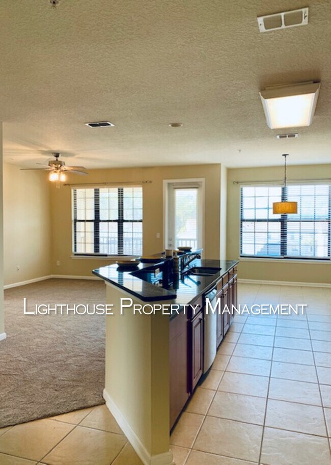 Building Photo - Luxurious Condominium in the Desirable Noc...