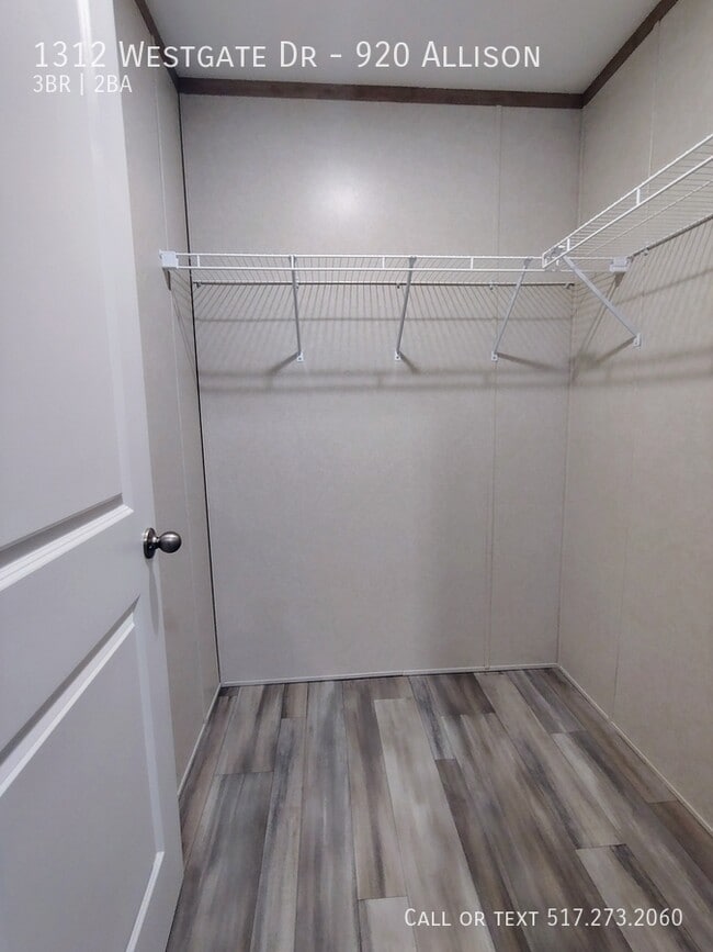 Building Photo - 1312 Westgate Dr