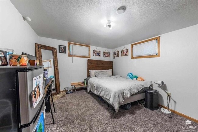 Building Photo - Close to Campus! Charming Home!