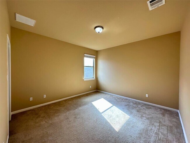 Building Photo - 321 Braylen Cove