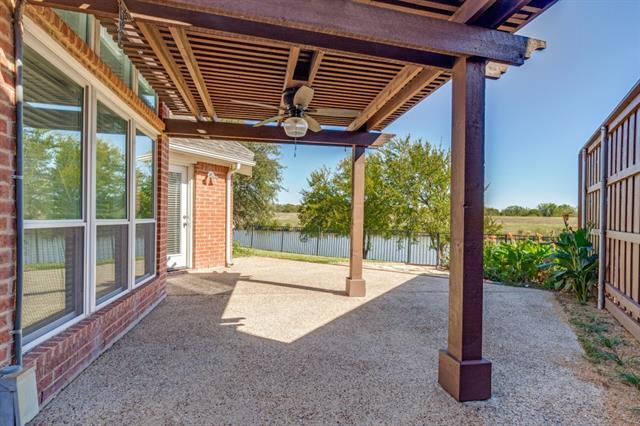 Building Photo - 8904 Lakewood Dr