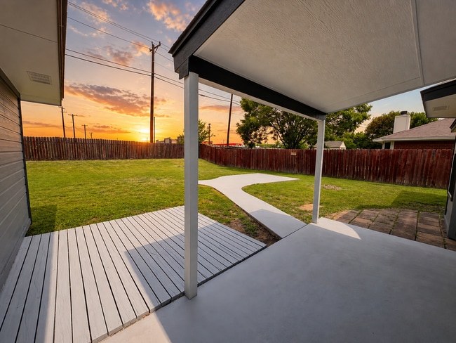 Building Photo - AVAILABLE MAY 18; APPLY ON OUR WEBSITE TODAY!!