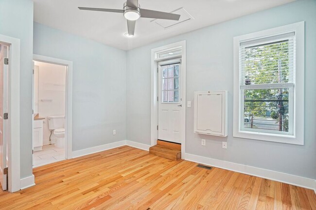 Building Photo - 1846 2nd St NW