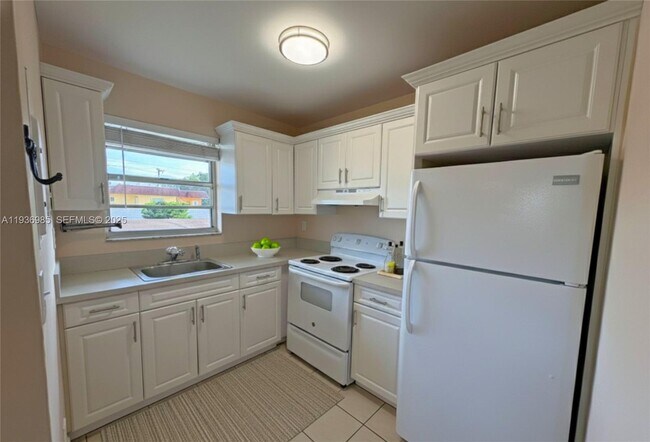 Building Photo - 50 W 31st St