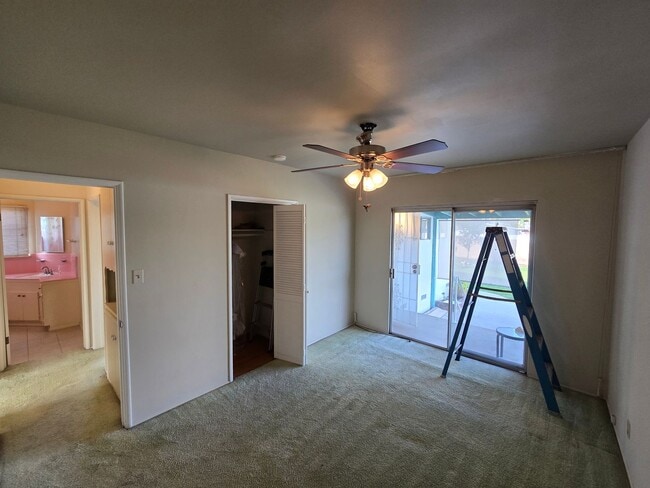 Building Photo - Classic 3 Bed, 2 Bath Home on Large Lot