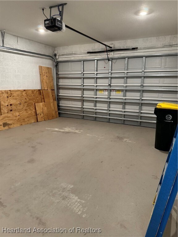 Building Photo - 731 Aston Martin Dr