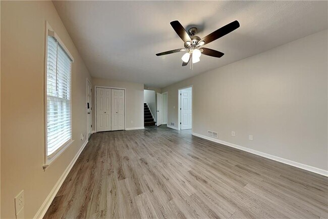 Building Photo - 2210 Grayfield Dr