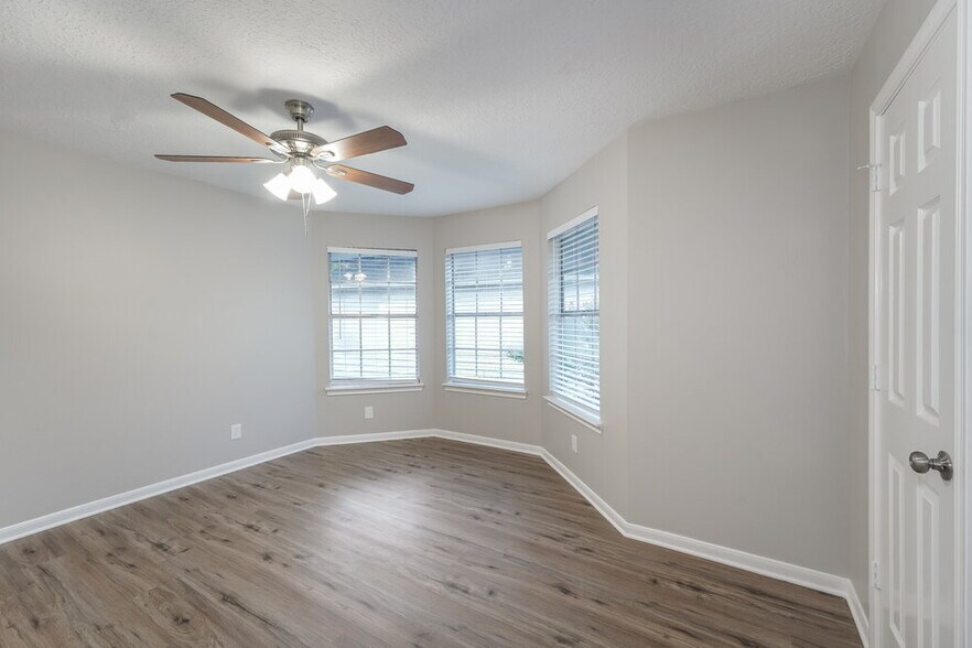 Building Photo - 5822 Cinnamon Creek Cir
