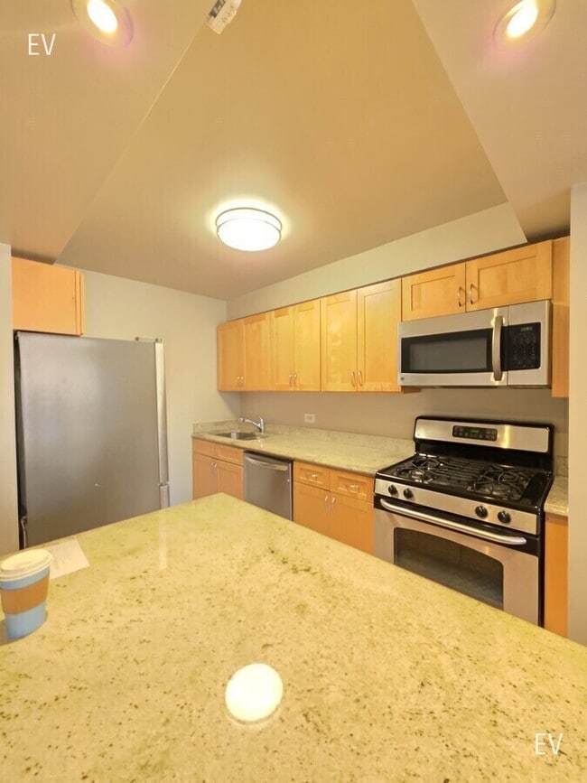 Building Photo - 310 Greenwich St