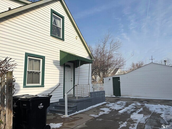 Building Photo - 1273 Lindbergh St