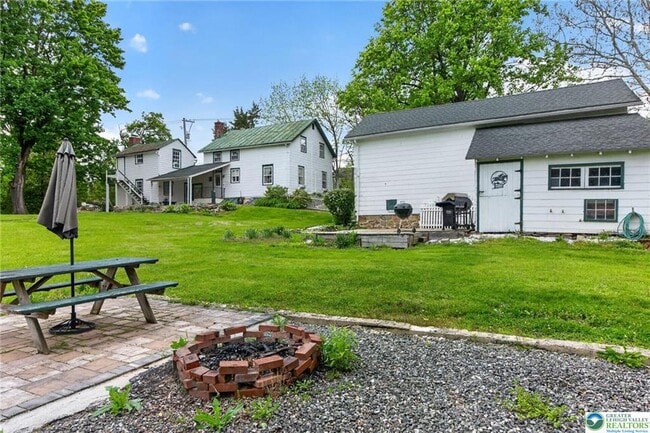 Building Photo - 5686 Cetronia Rd