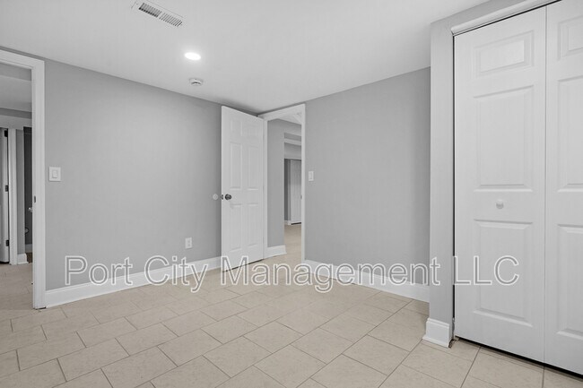 Building Photo - 4902 Gilray Dr