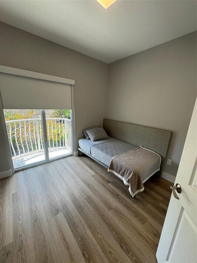 Building Photo - 2710 NE 184th Terrace