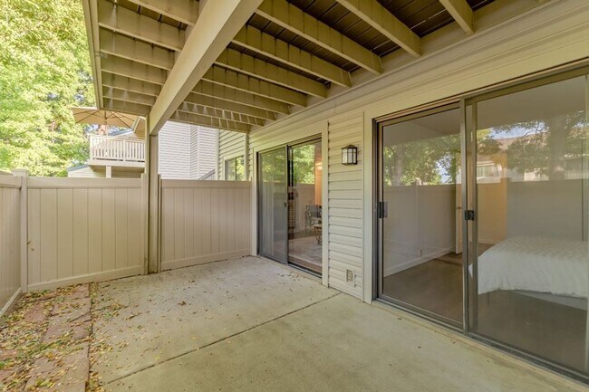 Building Photo - 2280 Hurley Way