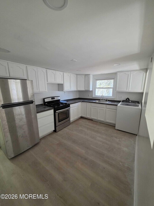 Building Photo - 1145 Kenton Dr