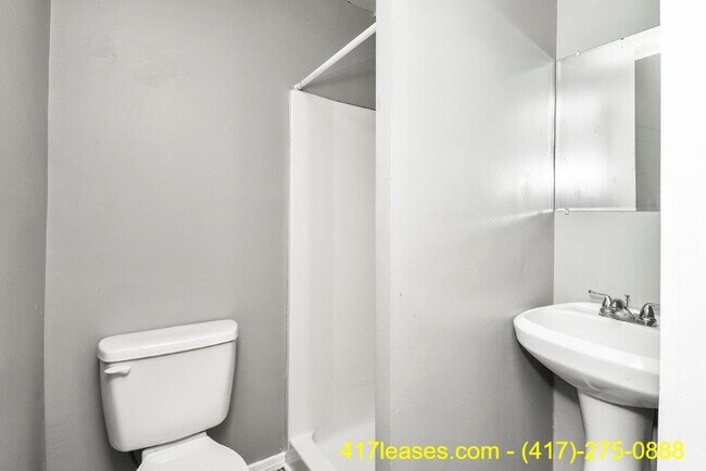 Building Photo - 2139 N Taylor Ave