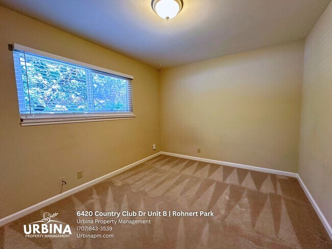 Building Photo - 6420 Country Club Dr