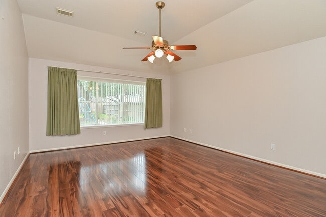 Building Photo - 12227 Meadowglen Dr