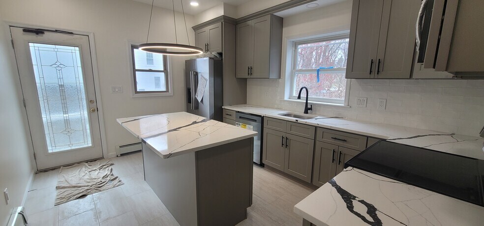 Building Photo - 30 Lyman St