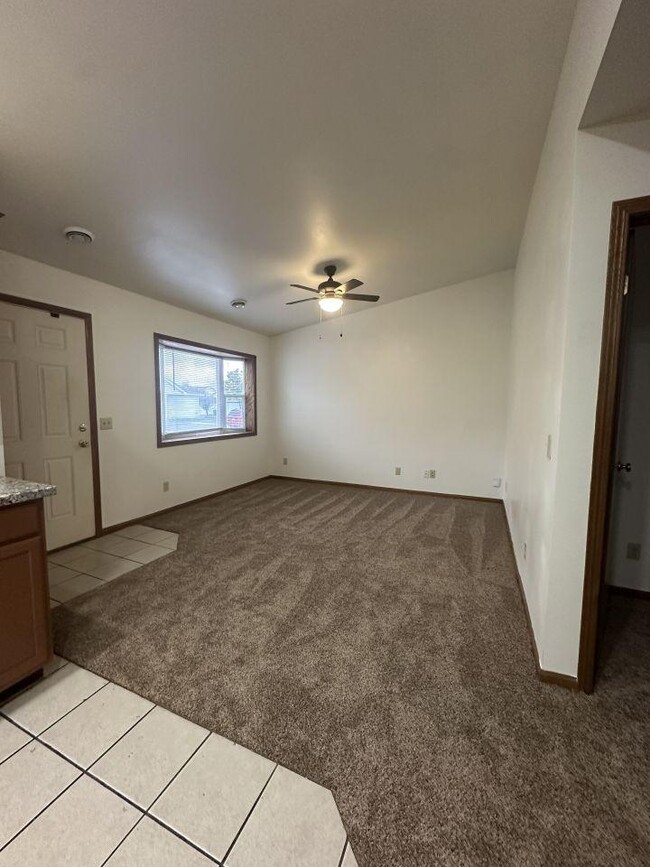 Building Photo - 2 bedroom in Billings MT 59105