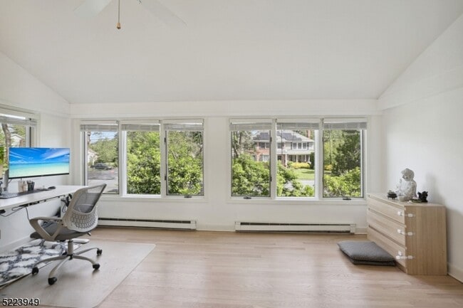 Building Photo - 24 Thackeray Dr