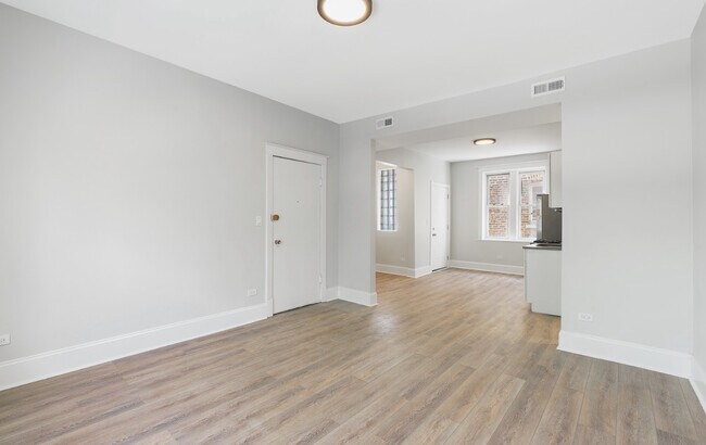 Building Photo - 2501 S Lawndale Ave