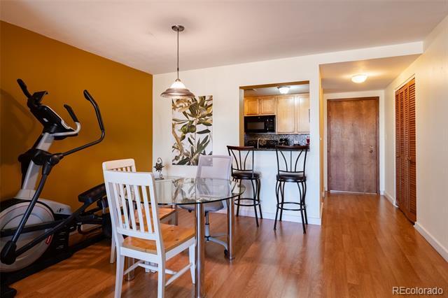 Building Photo - 800 N Pearl St