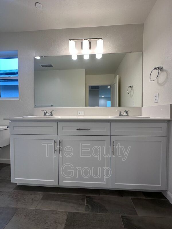 Building Photo - 30536 Delancy Rd