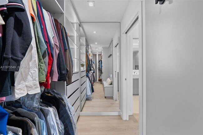 Building Photo - 1077 Golden Cane Dr