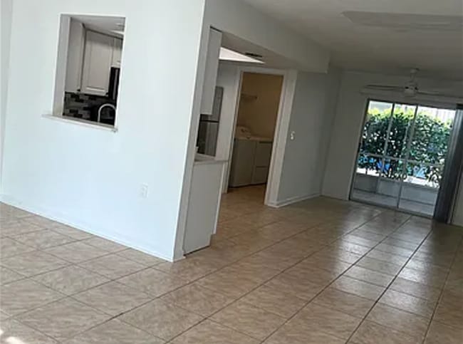 Building Photo - Spacious 2/1 duplex home in the Imperial Shores neighborhood