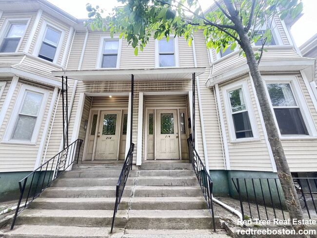 Building Photo - 216 Freeman St