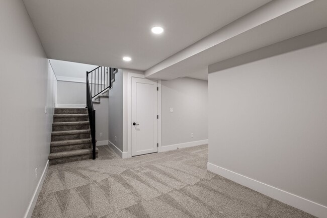 Building Photo - WELCOME HOME!