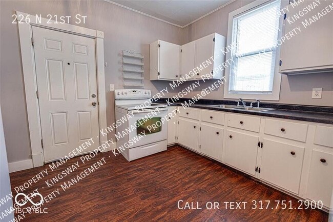 Building Photo - 226 N 21st St